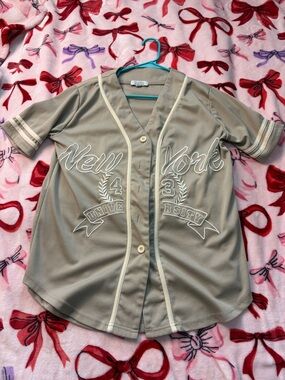 New York Embroidered Baseball-Style Top - Taupe with Cream Trim